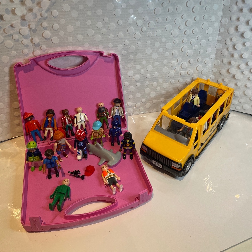 👀2/$20- Playmobil school bus 5940 with figures bundle.